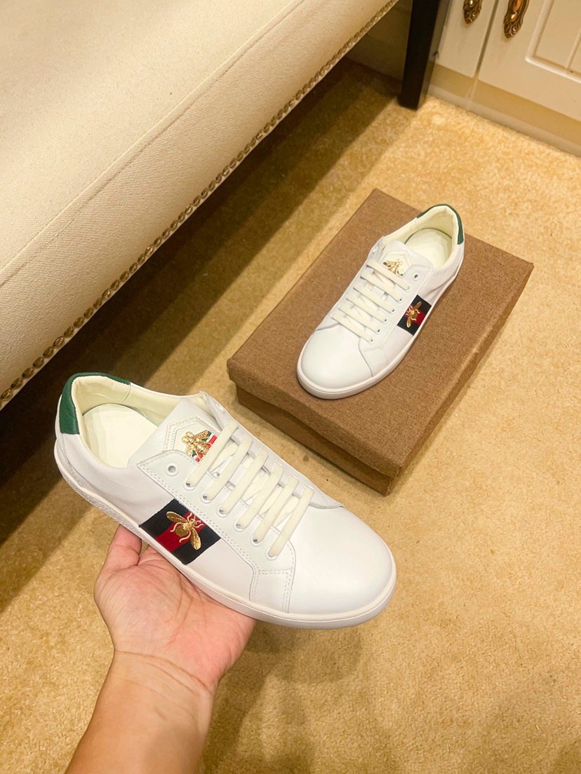 Men's White Stripe Low-Top Sneakers